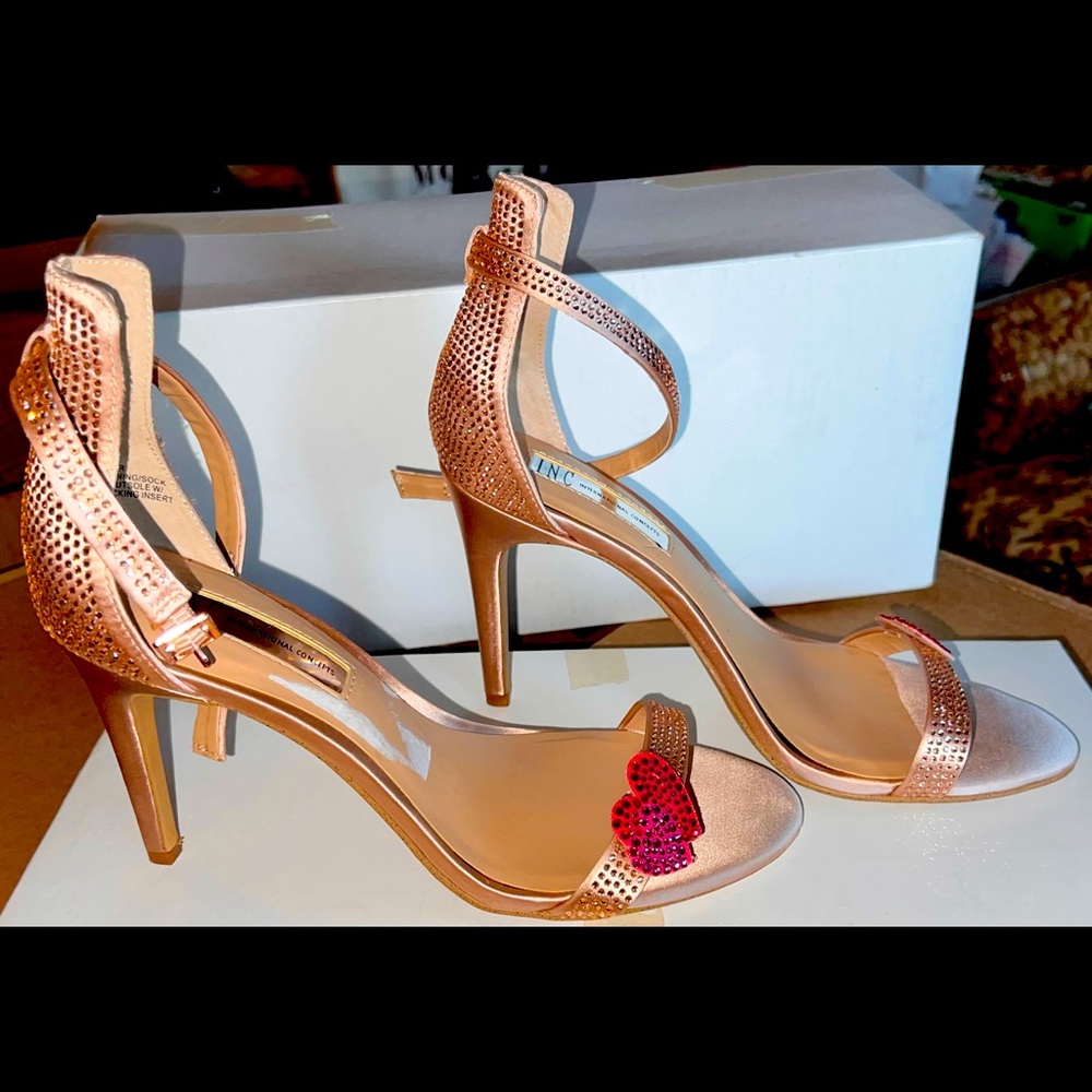 Rose gold heels 💕